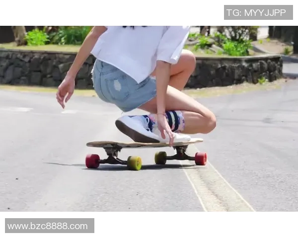 专访滑板女神黄静揭秘成功秘诀与行业未来展望 专访滑板女神黄静揭秘成功秘诀与行业未来展望