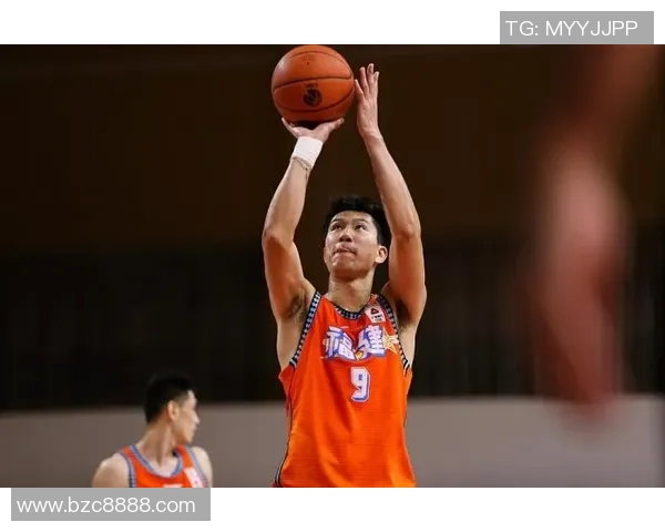 专访李伟：探寻篮球背后的成功秘诀与成长故事