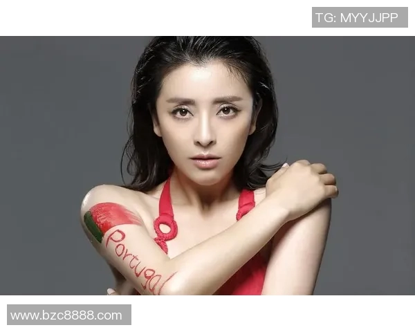 中国足球宝贝展现性感魅力视频引发热议引领时尚潮流与运动激情的完美结合 中国足球宝贝展现性感魅力视频引发热议引领时尚潮流与运动激情的完美结合